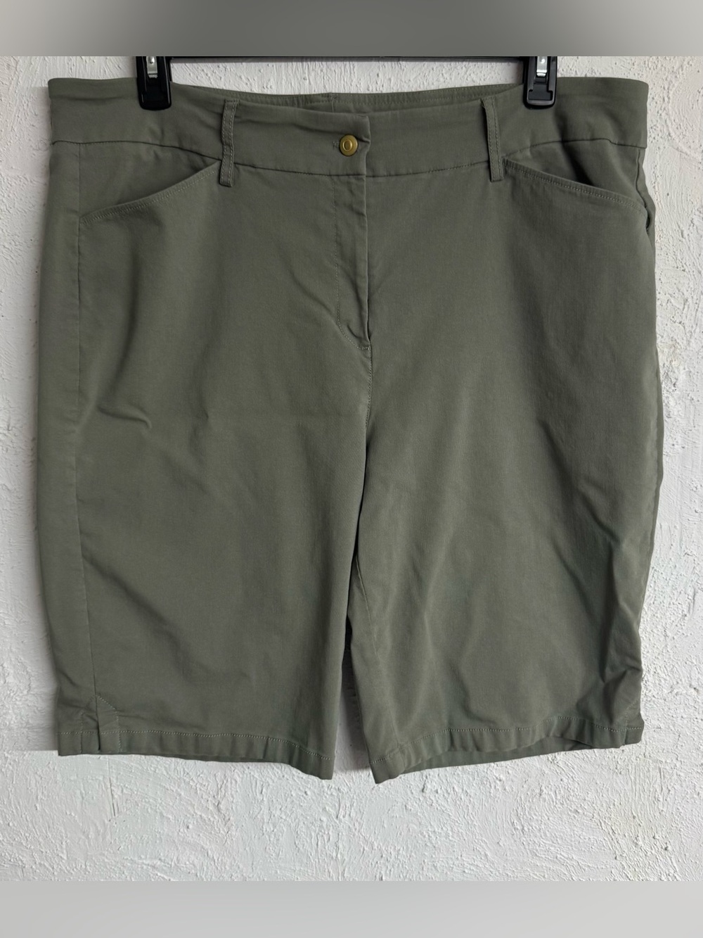 Ruby Rd. Woman Bermuda Shorts Size 22W